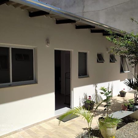 Apartamento Pousada Casa Verde - Quartos Individuais - Smart Tv 32 - E Banheiro Privativo Itajaí Exterior foto