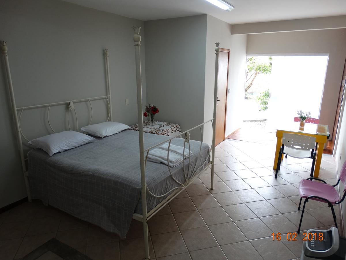 Apartamento Pousada Casa Verde - Quartos Individuais - Smart Tv 32 - E Banheiro Privativo Itajaí Exterior foto
